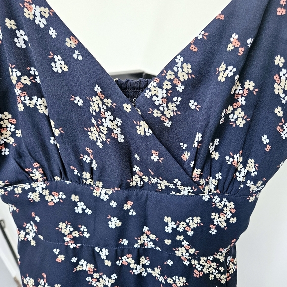Abercrombie & Fitch Camille Midi Flowy Smocked Strap Dress Sz Small Floral - Picture 10 of 11